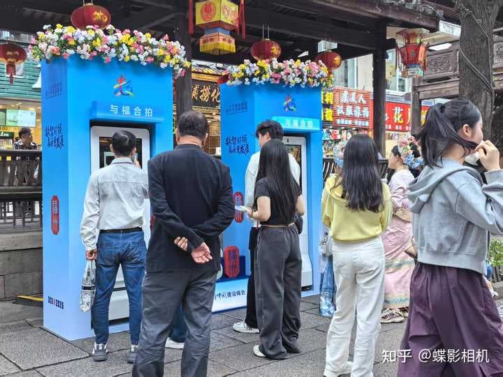 Public AI photo booth deployment at a tourism photo stop