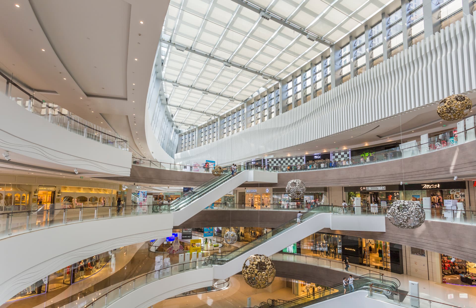 Shopping mall venue suitable for Fun-vend machines